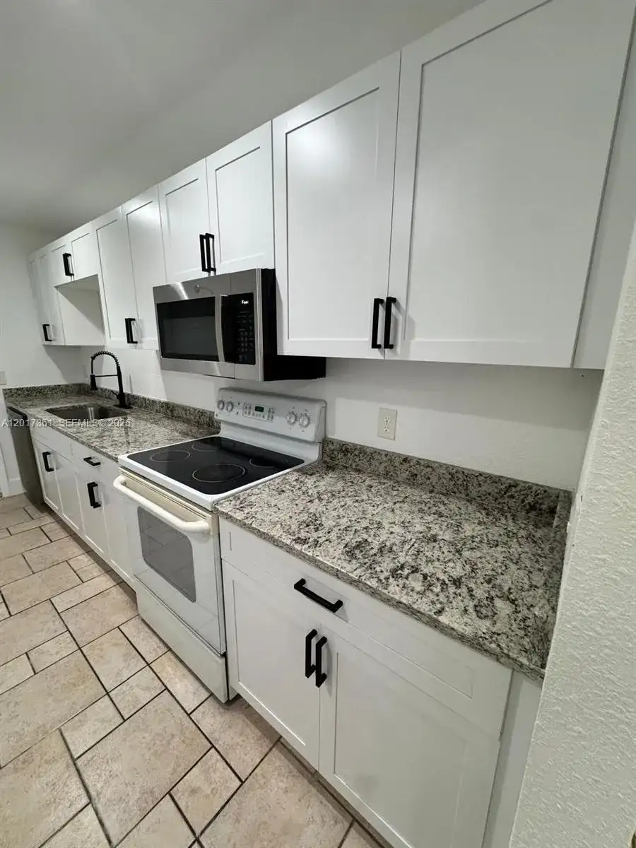 725 NorthLake Blvd # 4, Other City - In The State Of Florida FL 32701 photo 3