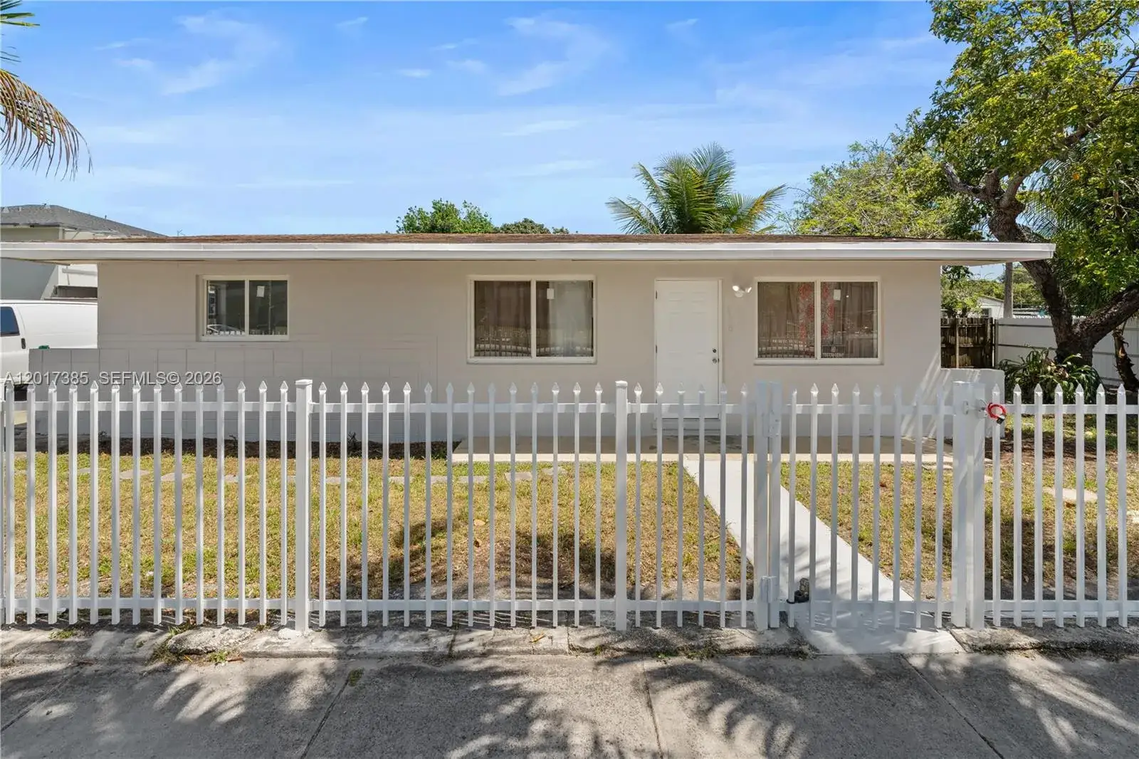 8400 NW 24th Ct, Miami FL 33147