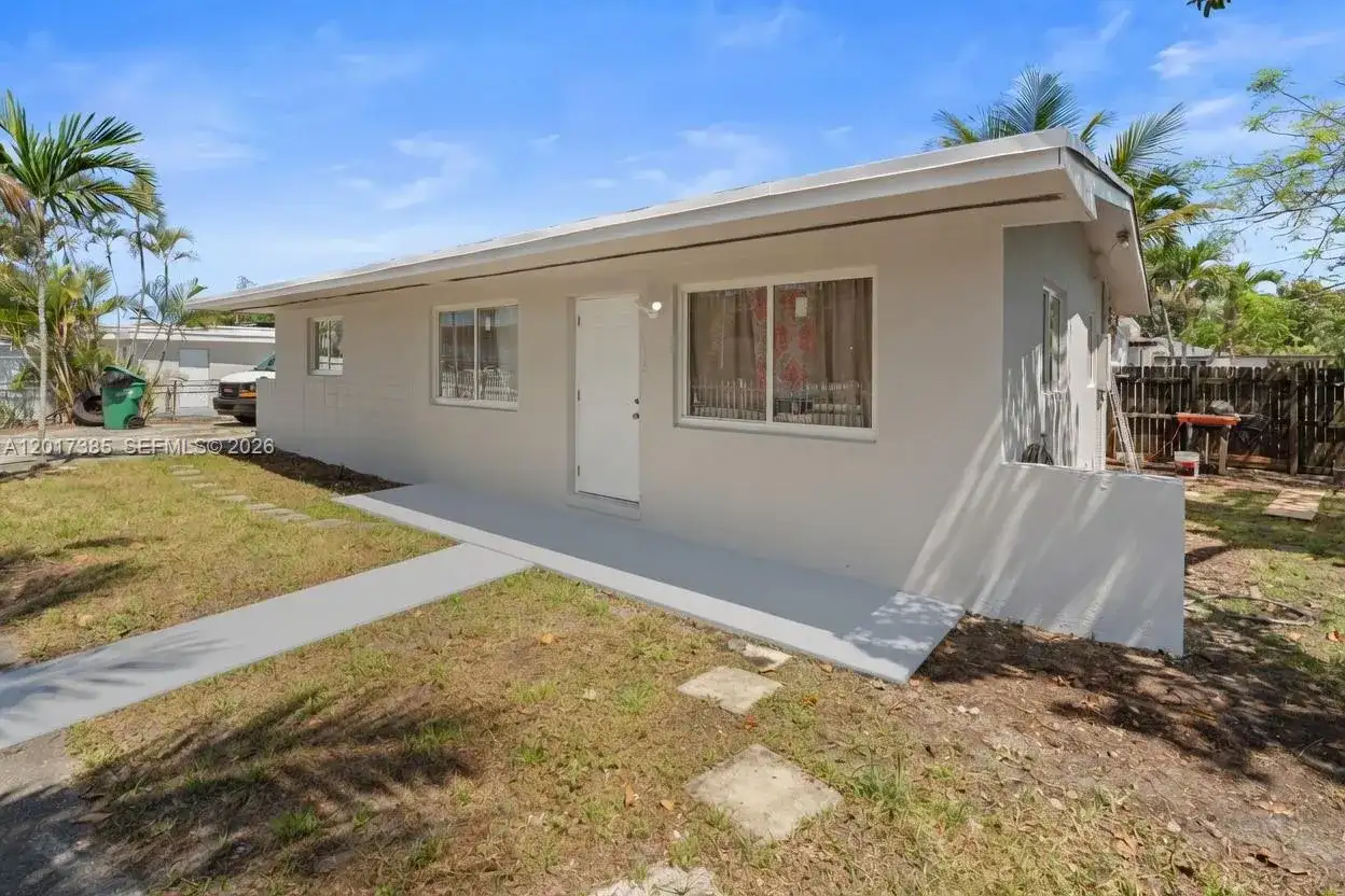 8400 NW 24th Ct, Miami FL 33147 photo 4