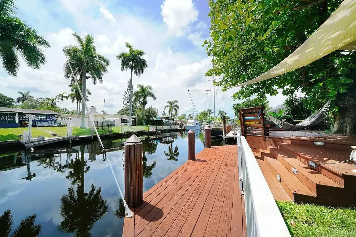2518 Gulfstream Ln, Fort Lauderdale FL 33312