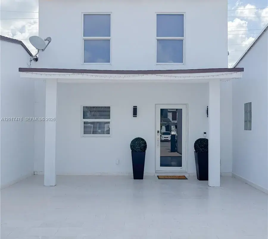 6709 W 15th Ct, Hialeah FL 33012