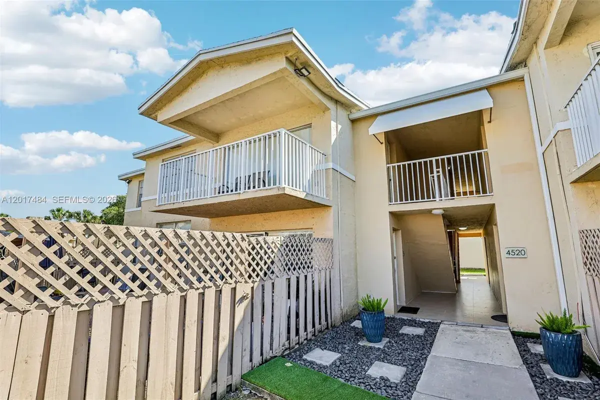 4520 NW 79th Ave # 2D, Doral FL 33166