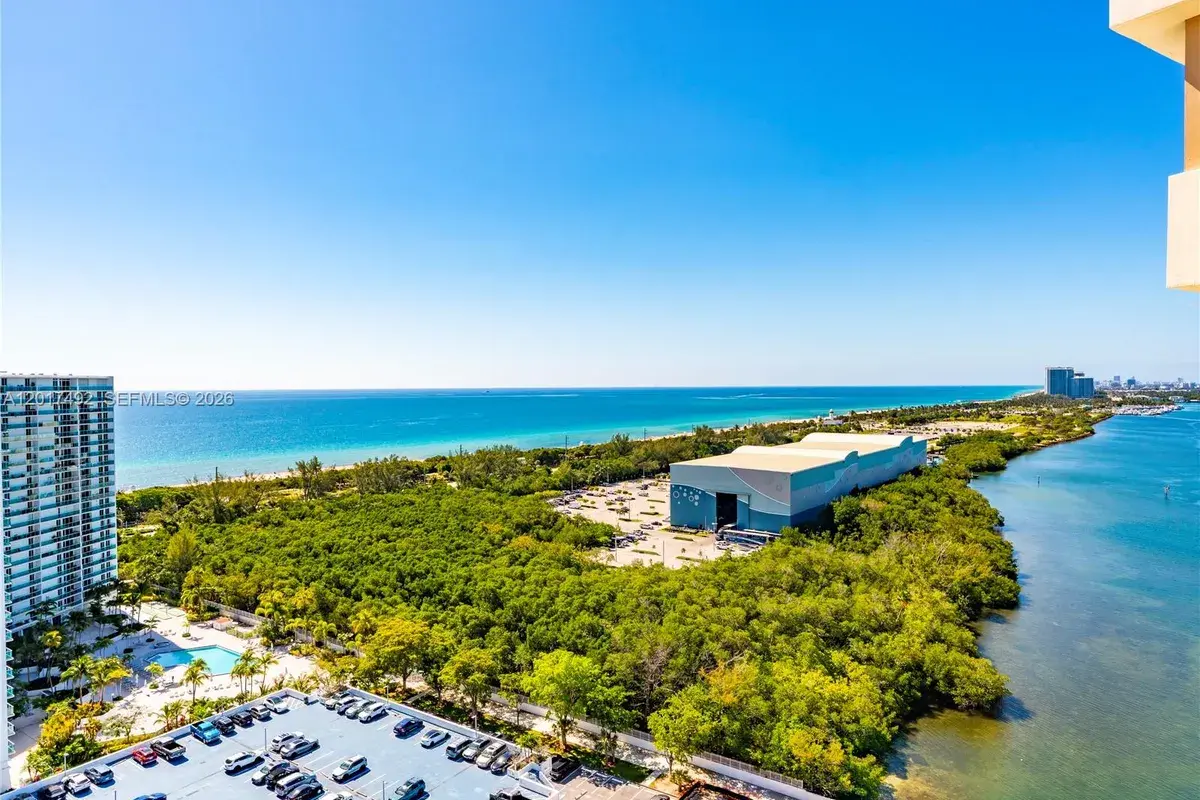 300 Bayview Dr # 2115, Sunny Isles Beach FL 33160