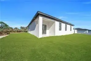 621 GREENBRIAR BLVD, Other City - In The State Of Florida FL 33972 photo 5