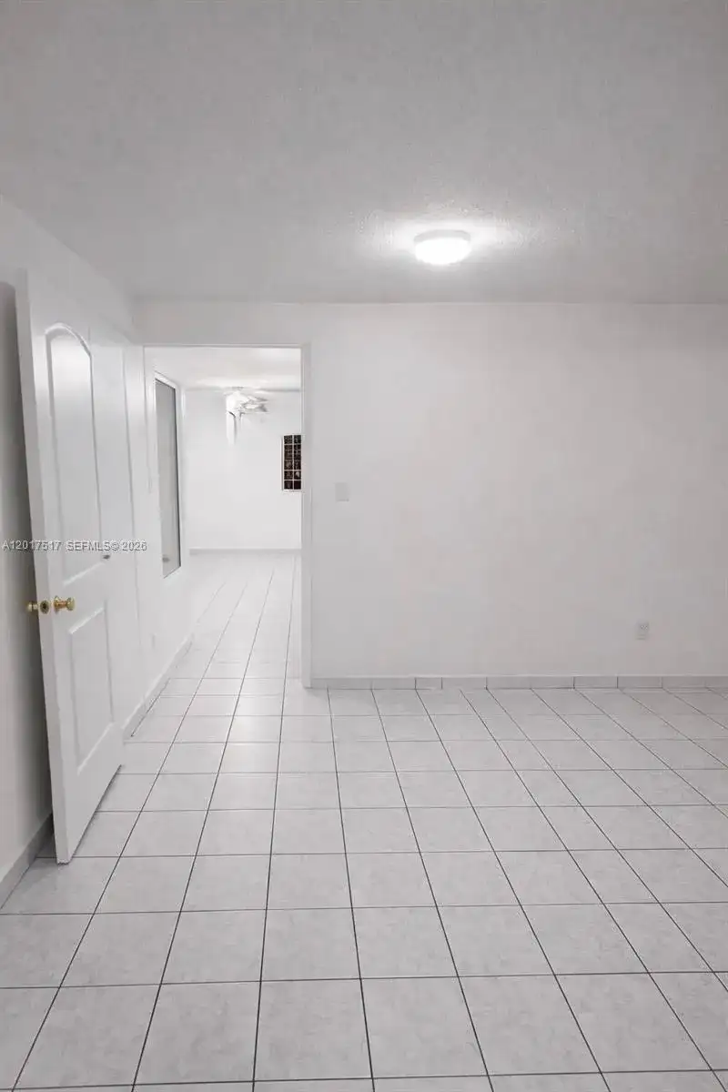 538 E 13th St, Hialeah FL 33010 photo 5