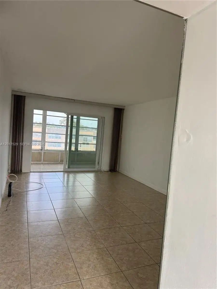 9041 Sunrise Lakes Blvd # 303, Sunrise FL 33322 photo 5