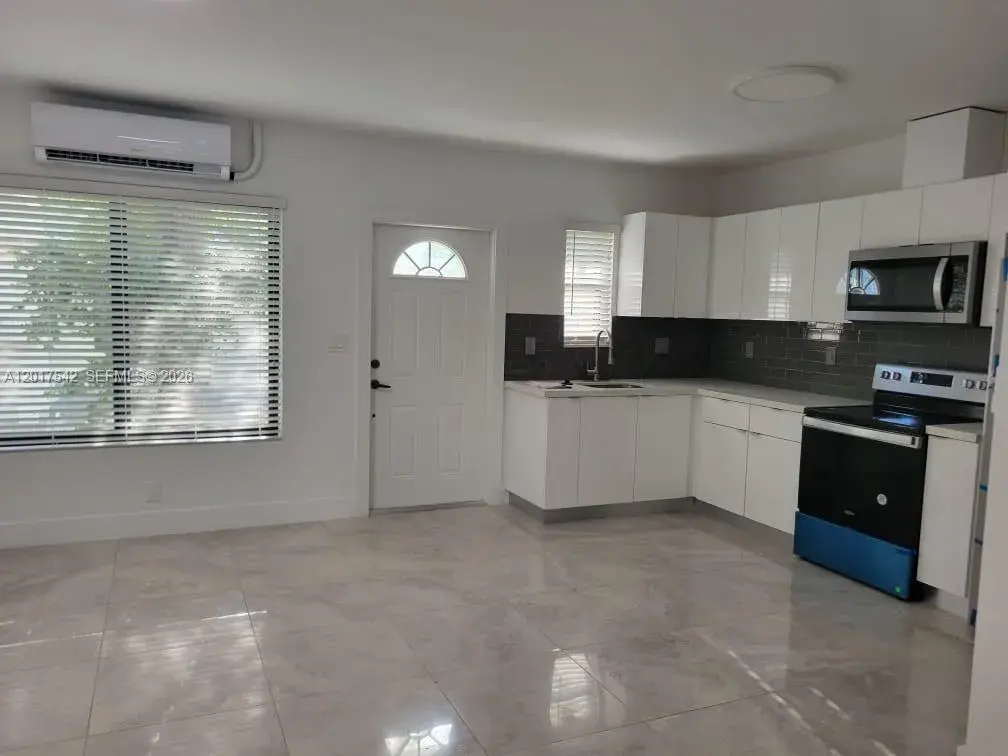 1725 Calais Dr # 6, Miami Beach FL 33141