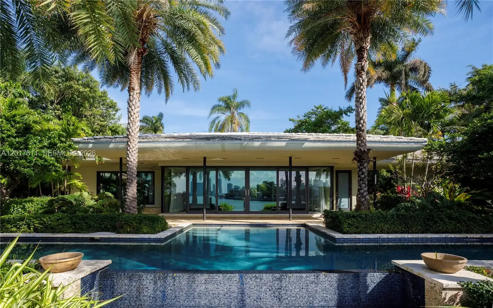 250 W San Marino Dr, Miami Beach FL 33139 photo 2