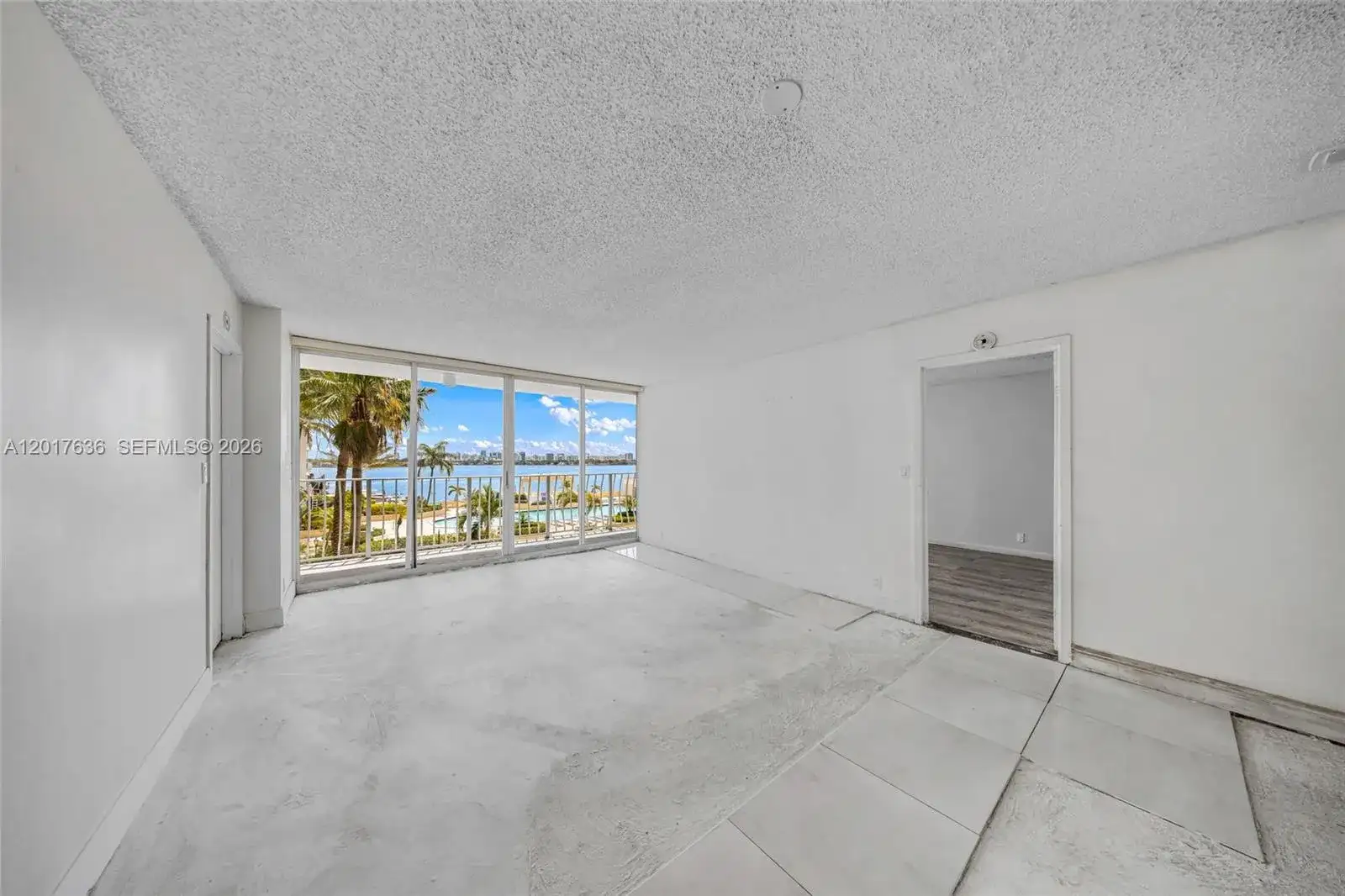 7601 E Treasure Dr # 609, North Bay Village FL 33141 photo 2