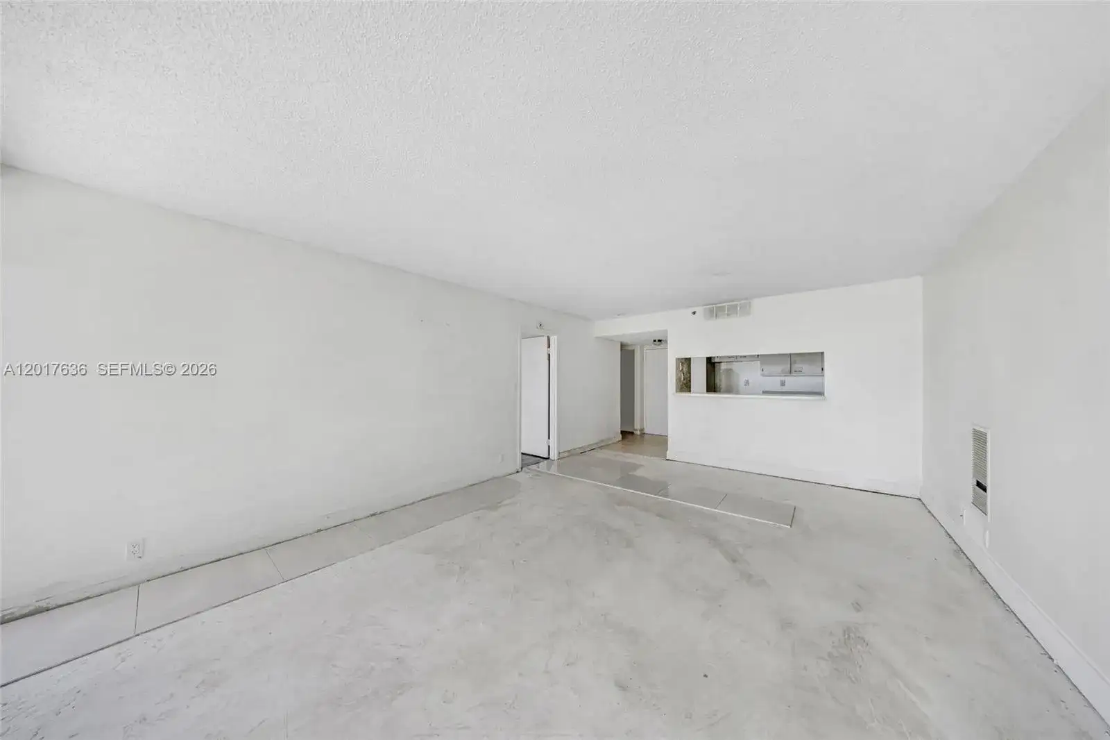 7601 E Treasure Dr # 609, North Bay Village FL 33141 photo 4