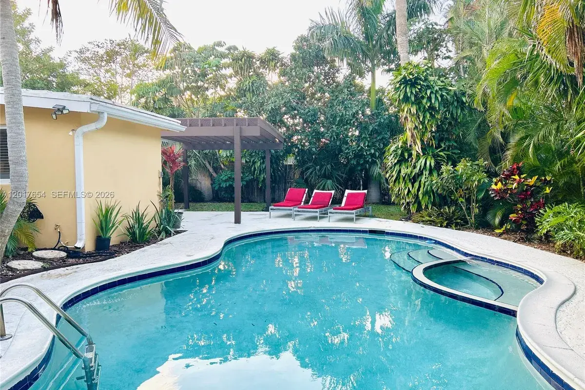 2169 Imperial Point Dr, Fort Lauderdale FL 33308