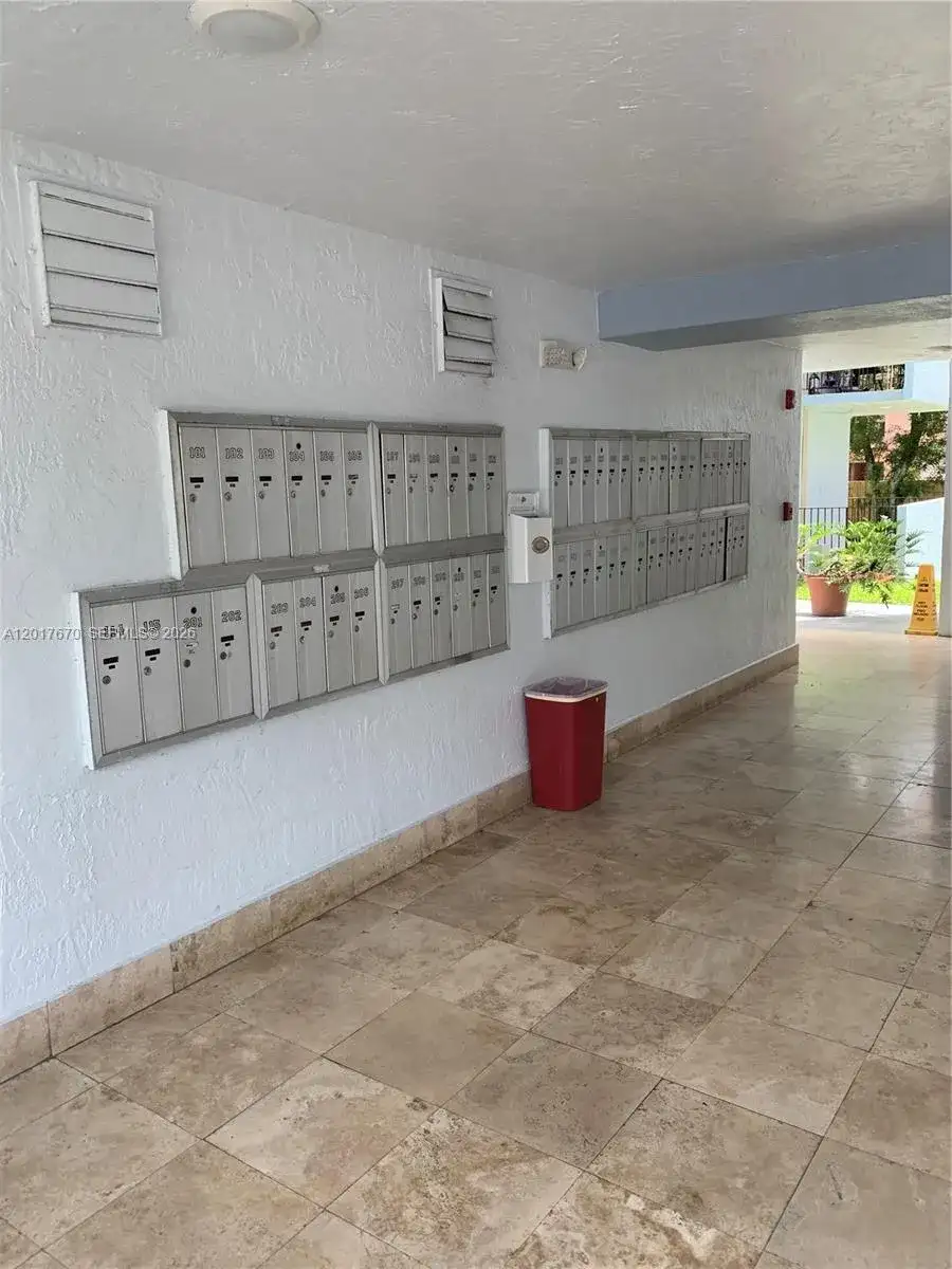 1221 SW 122nd Ave # 207, Miami FL 33184 photo 4