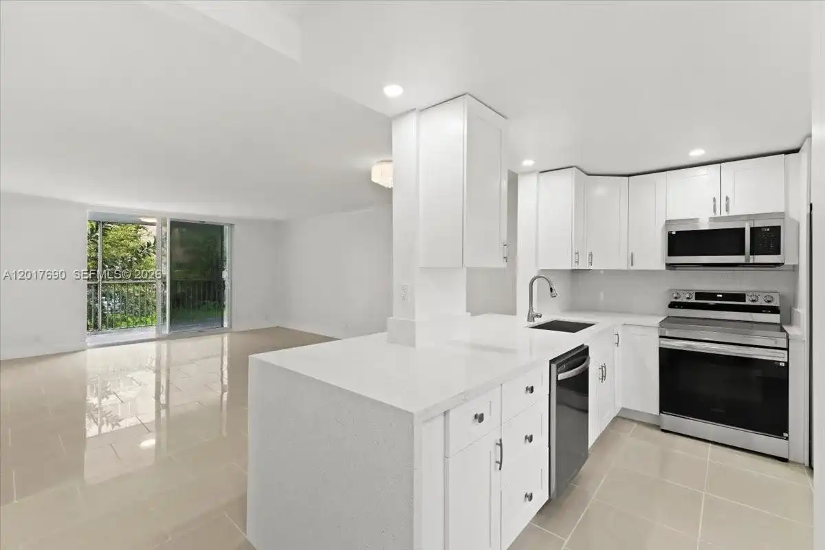 319 NE 14TH AVE # 201, Hallandale Beach FL 33009