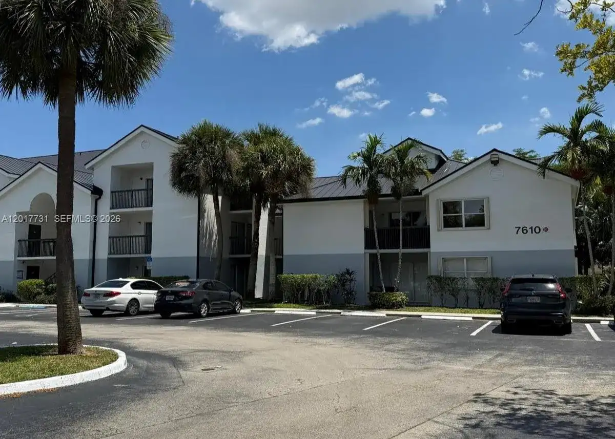 7610 Westwood Dr # 122, Tamarac FL 33321 photo 4
