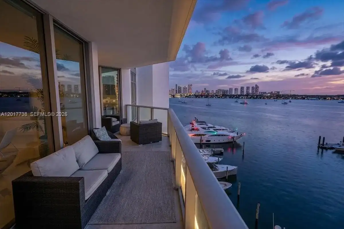 17301 Biscayne Blvd # 605, North Miami Beach FL 33160
