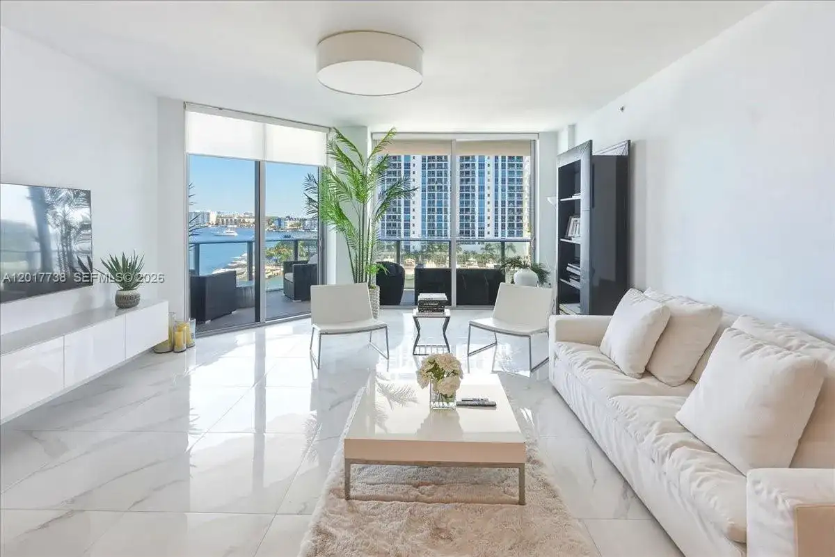 17301 Biscayne Blvd # 605, North Miami Beach FL 33160 photo 4