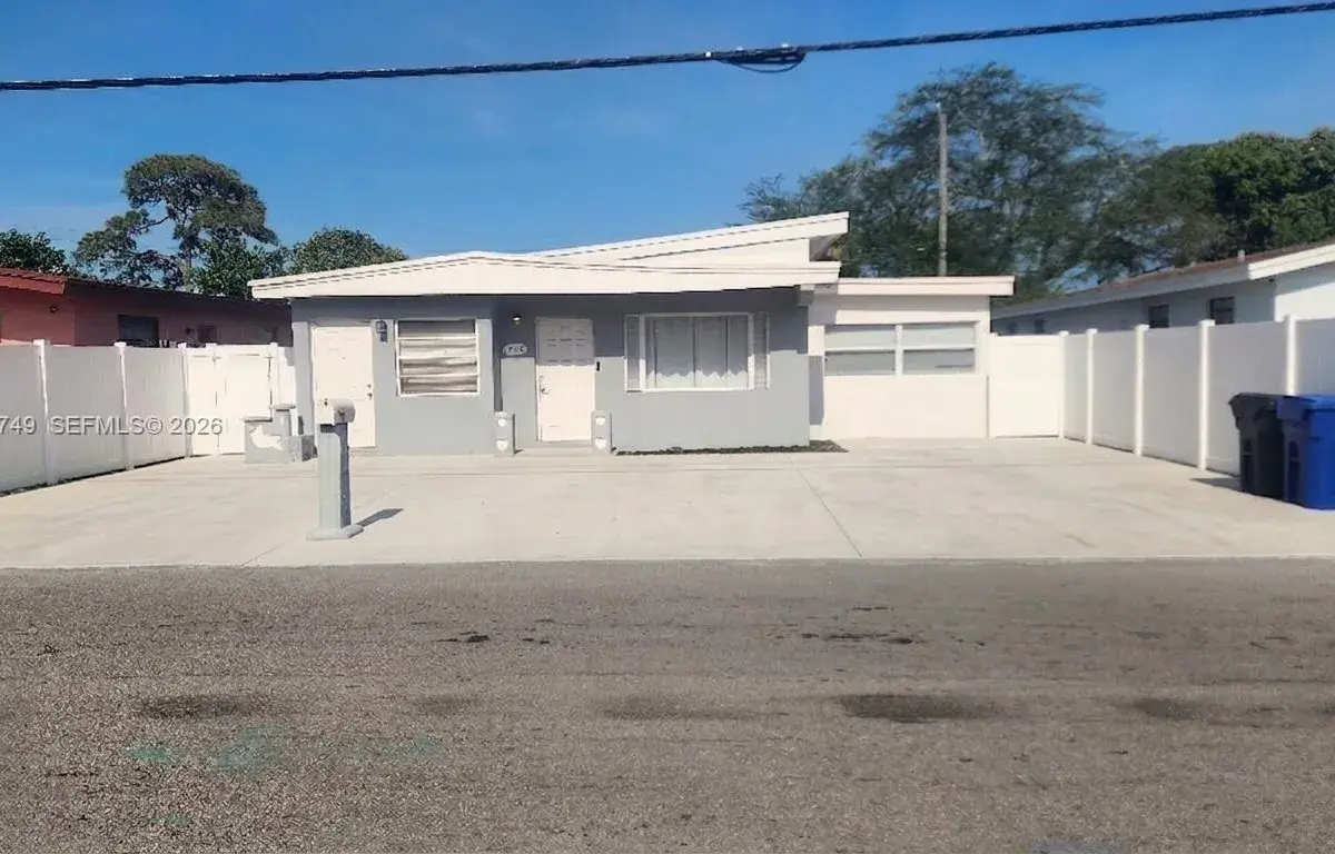 910 NW 17th Ave, Fort Lauderdale FL 33311