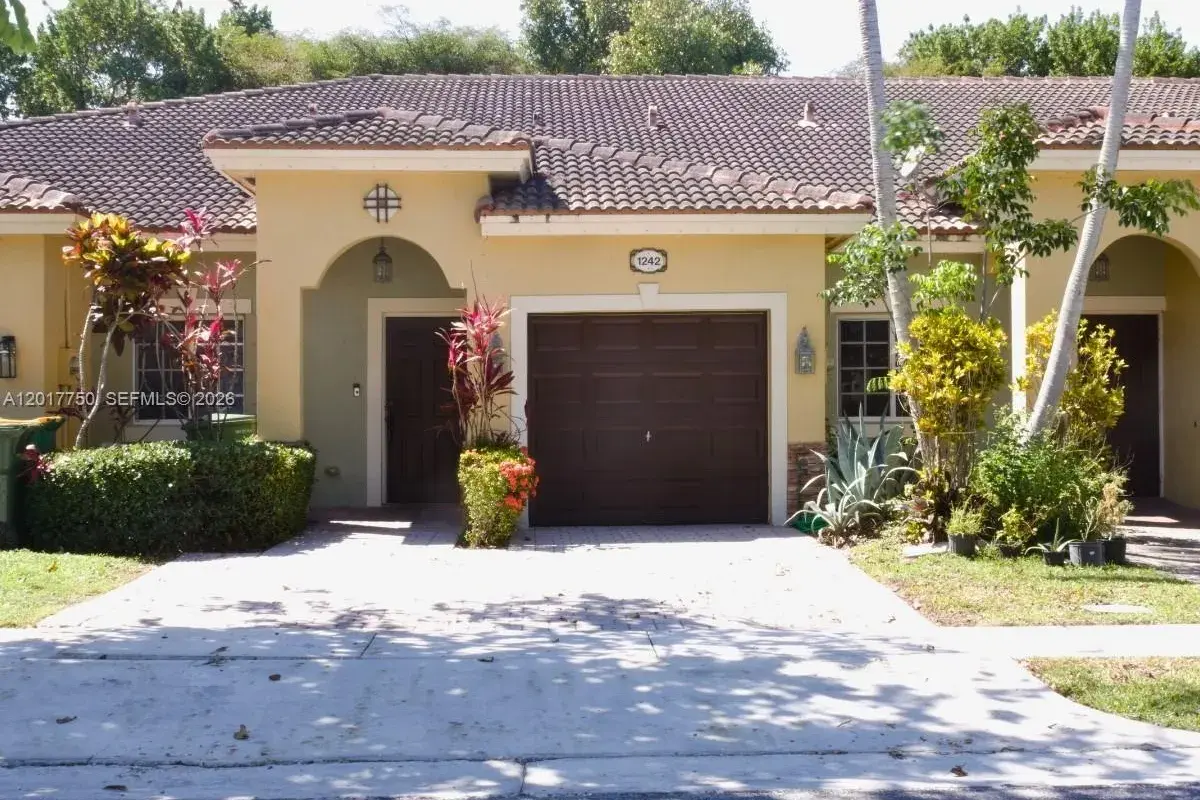 1242 NE 32nd Ave, Homestead FL 33033