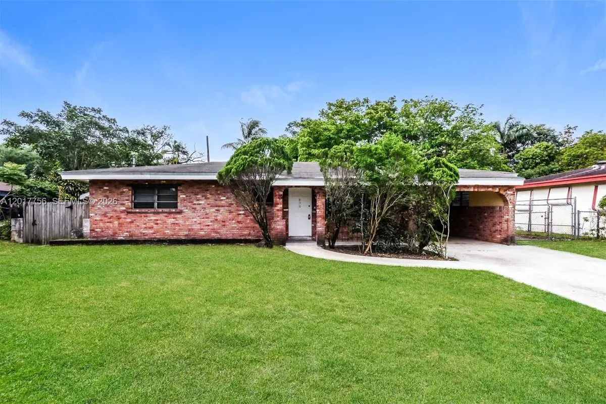 830 E Evanston Cir, Fort Lauderdale FL 33312