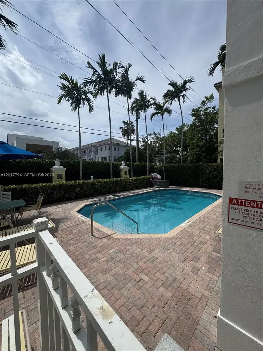 2660 NE 8th Ave # 215, Wilton Manors FL 33334 photo 3