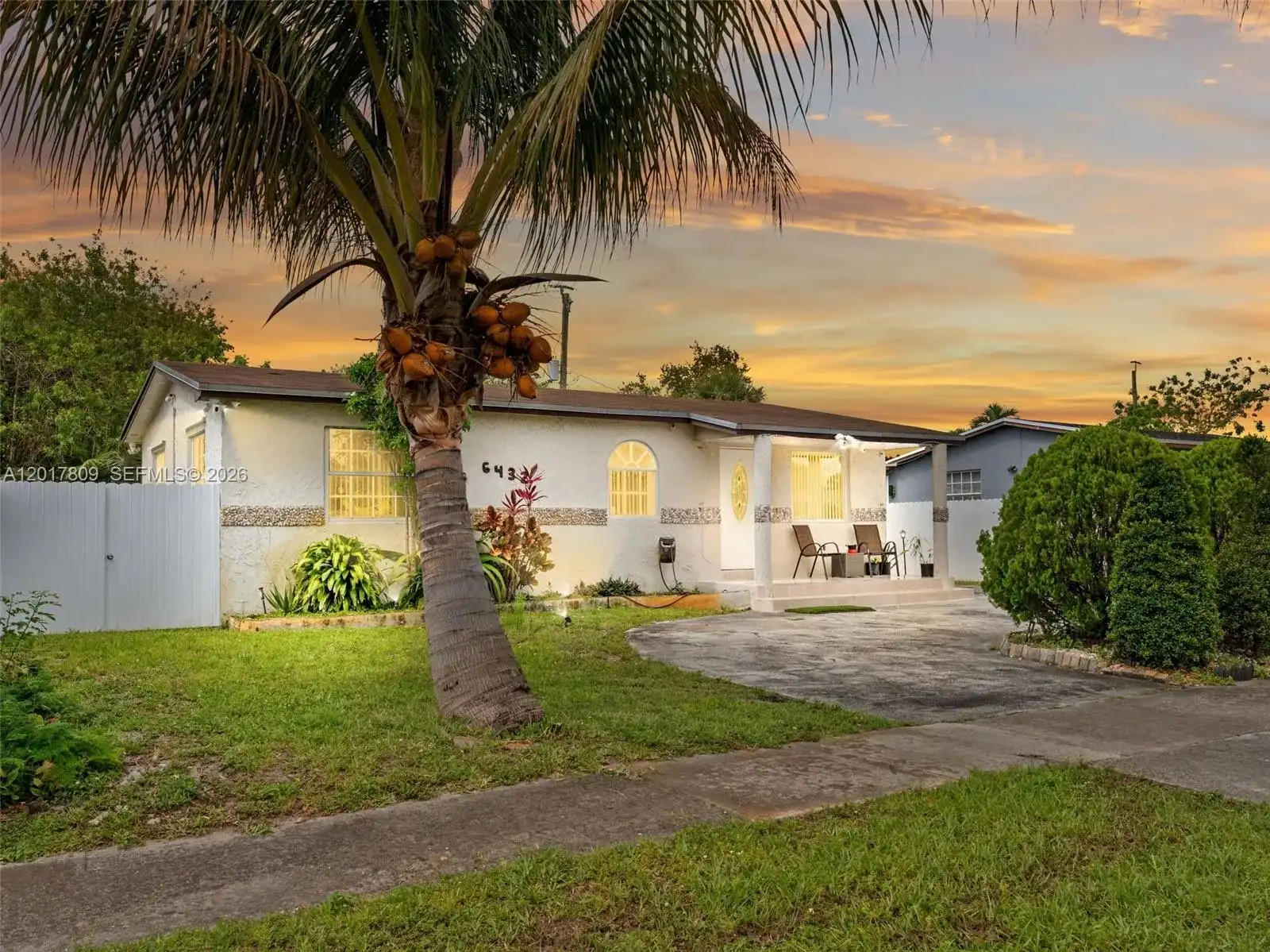 6432 Perry St, Hollywood FL 33024