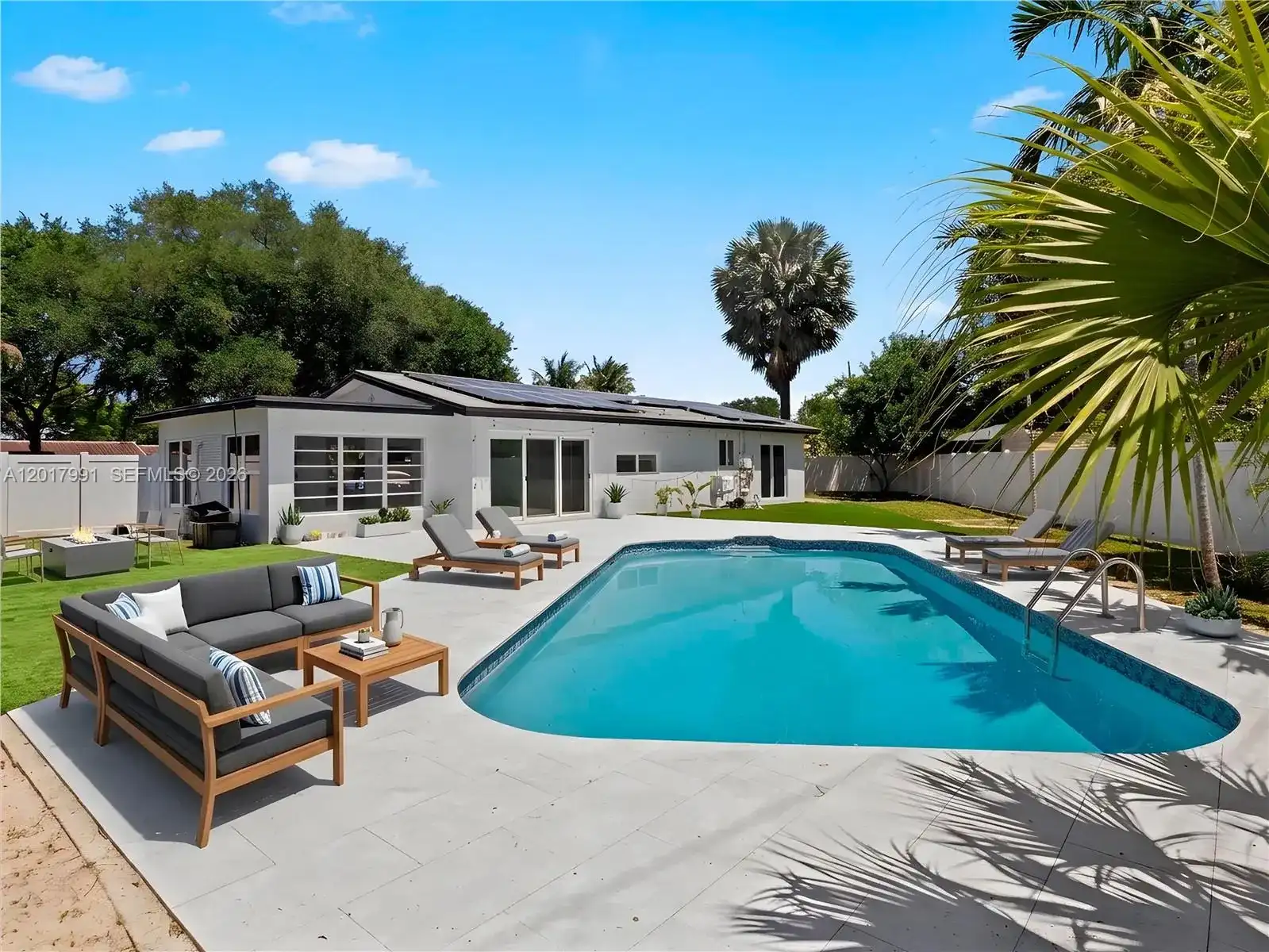 421 S 56th Ter, Hollywood FL 33023