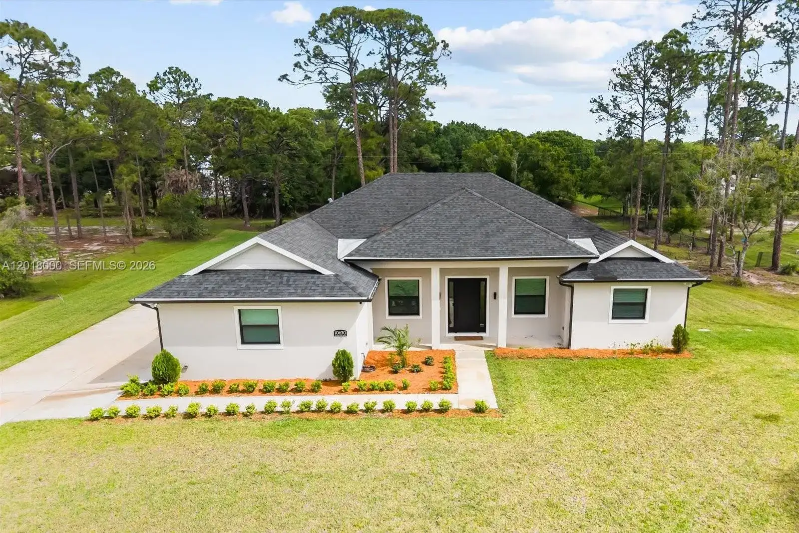 10630 Sugar Pine Dr, Fort Pierce FL 34945 photo 2