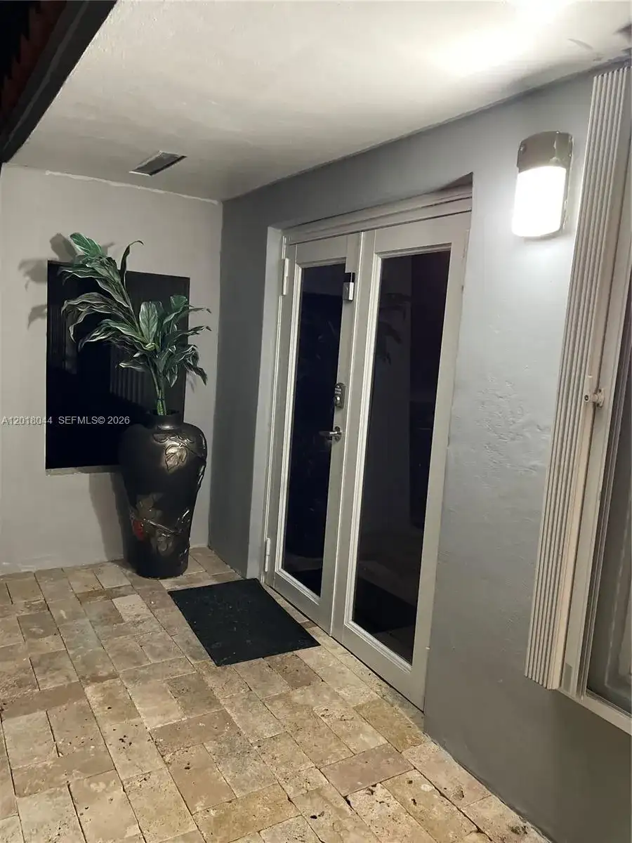9260 SW 164th St, Palmetto Bay FL 33157 photo 5