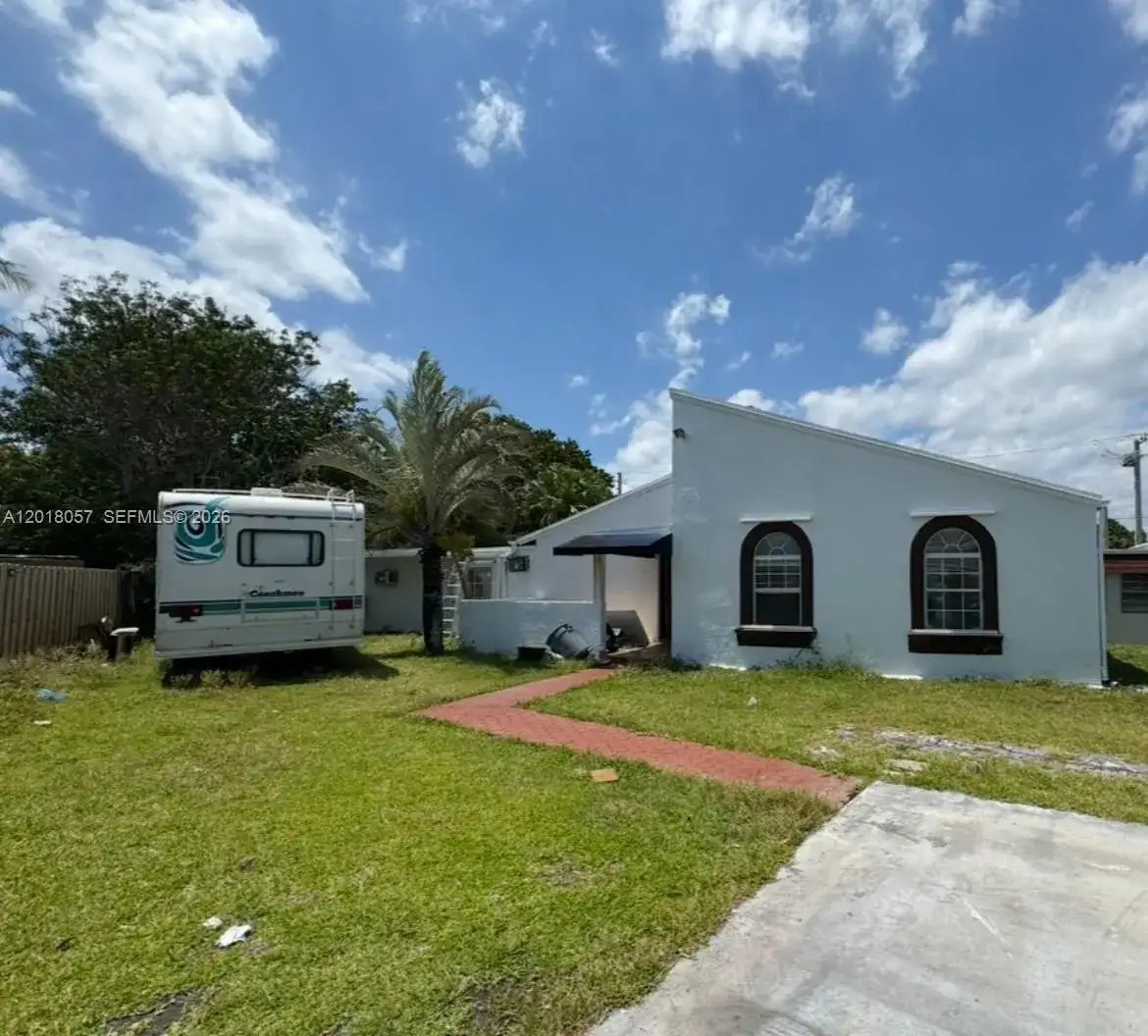 19422 SW 119th Ct, Miami FL 33177 photo 2