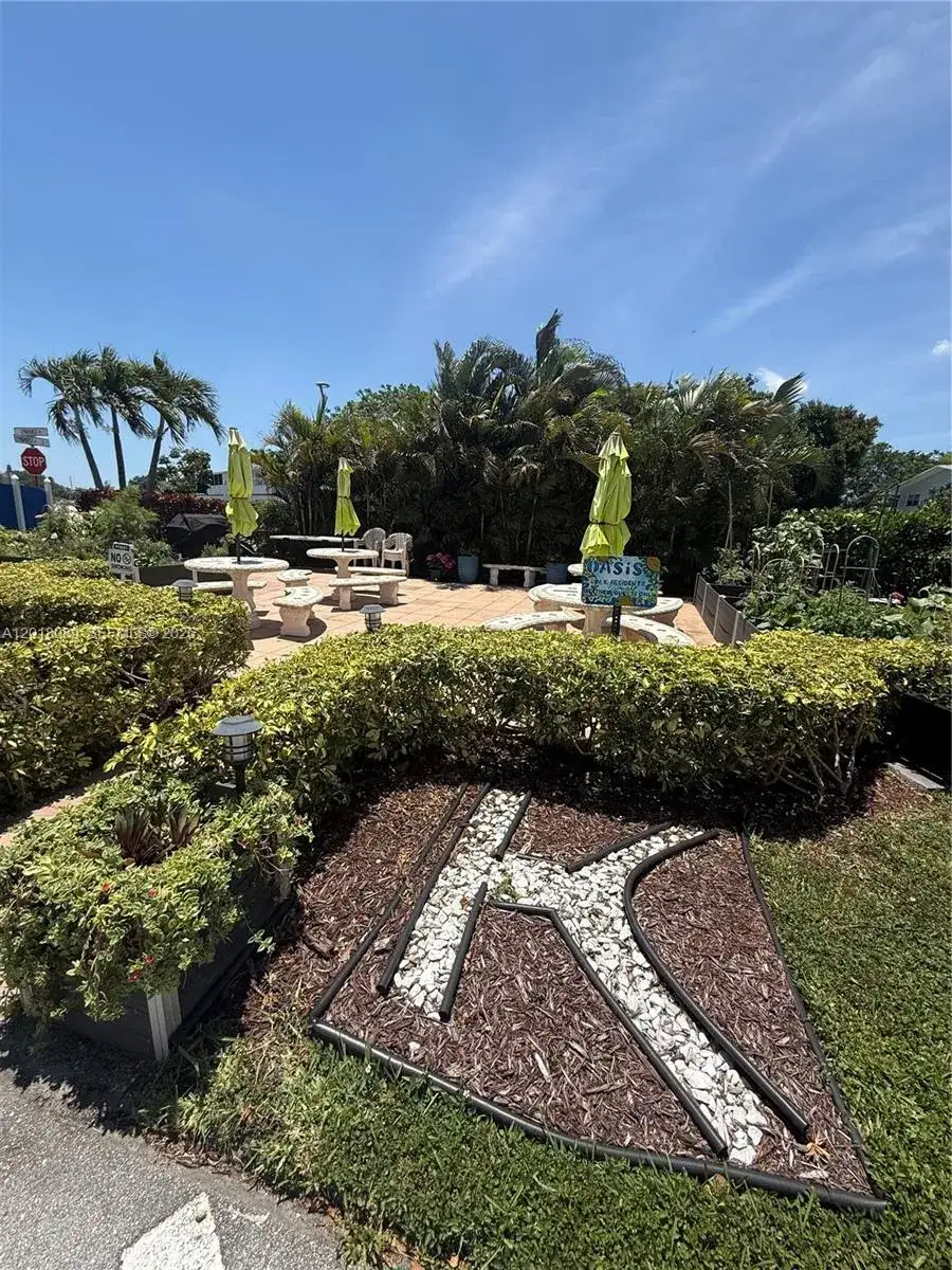 4047 Lyndhurst K # 4047, Deerfield Beach FL 33442 photo 2