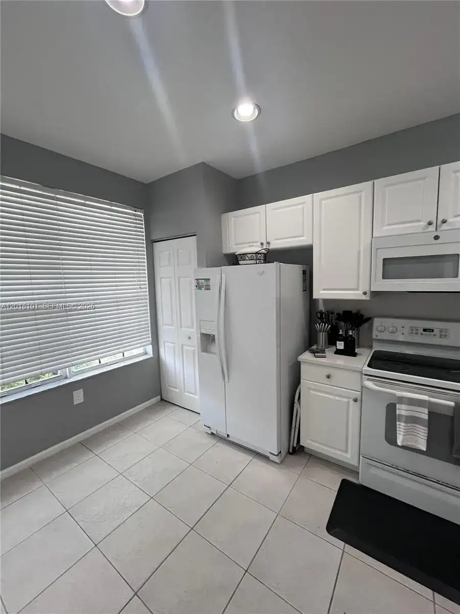 681 NW 42nd Ave, Plantation FL 33317 photo 4