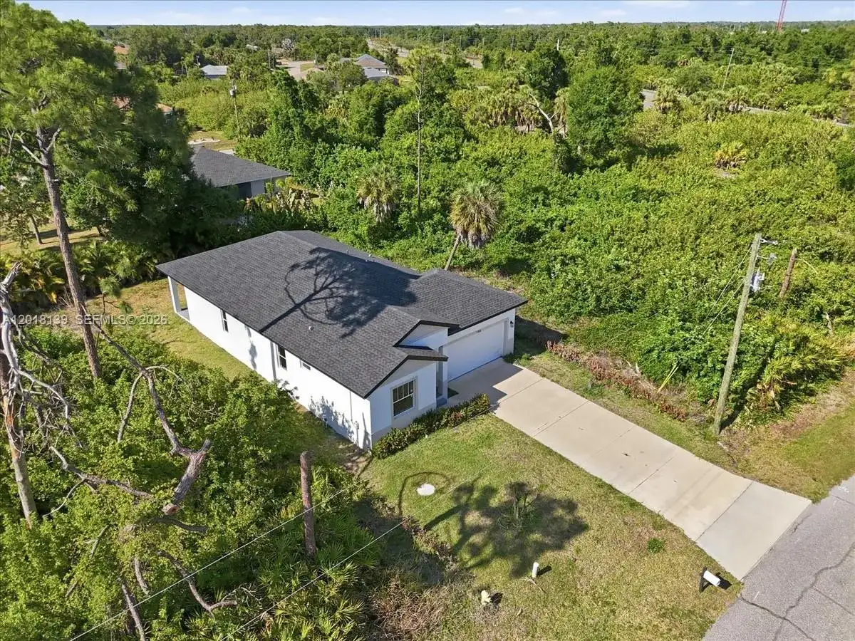 136 Lomas Rd, Other City - In The State Of Florida FL 33947 photo 4