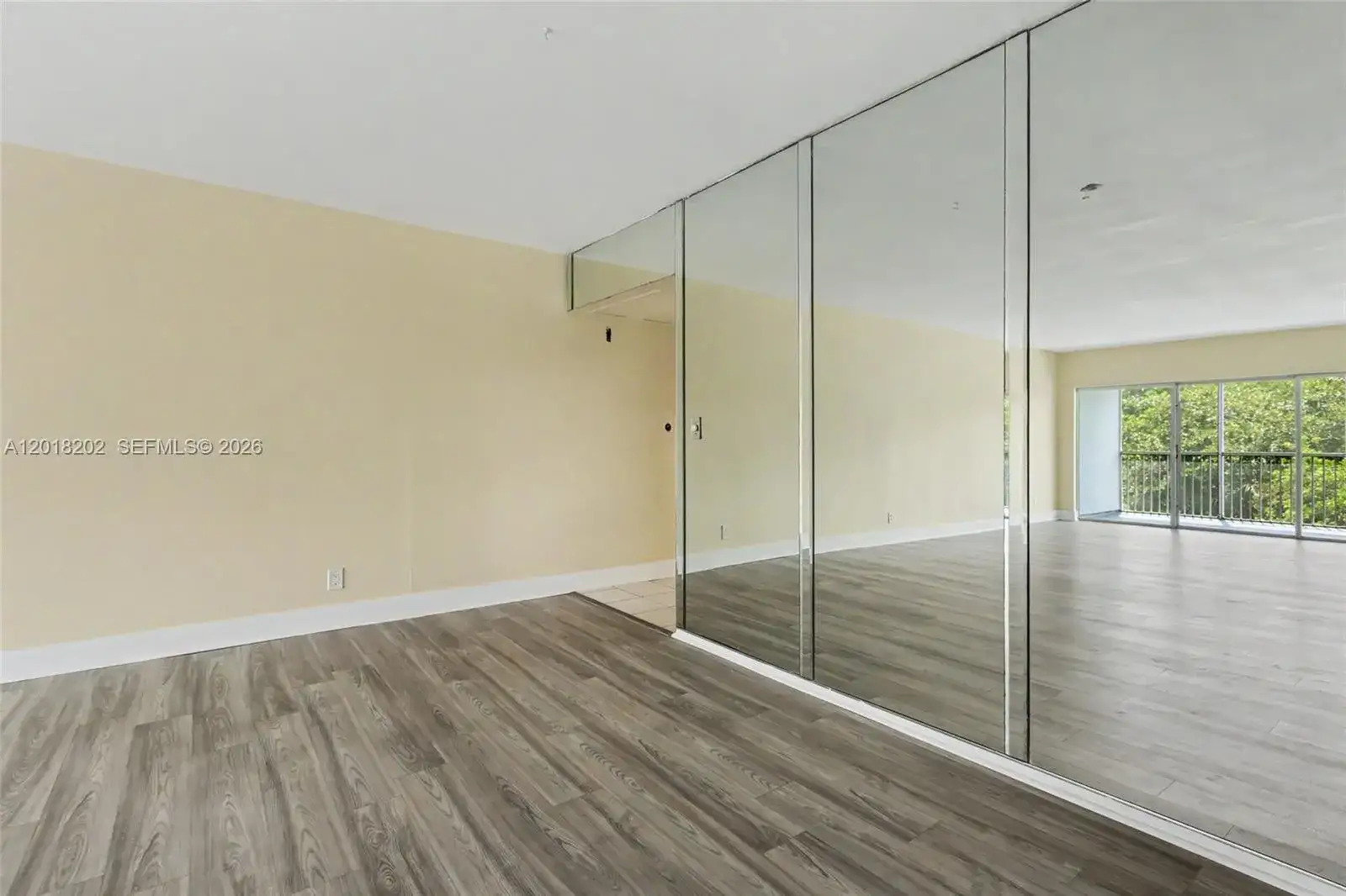 3250 N Palm Aire Dr # 406, Pompano Beach FL 33069 photo 4