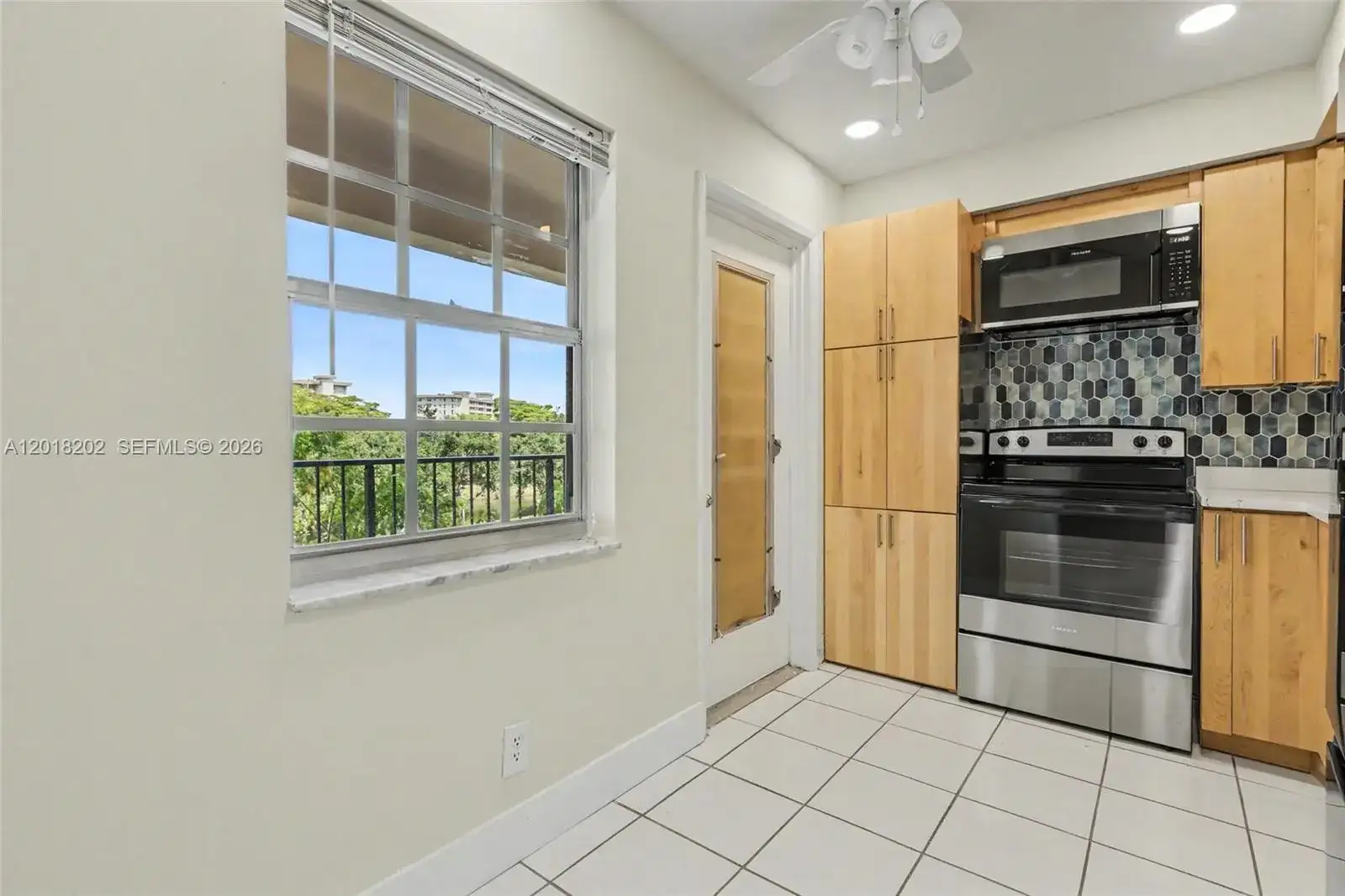 3250 N Palm Aire Dr # 406, Pompano Beach FL 33069 photo 5