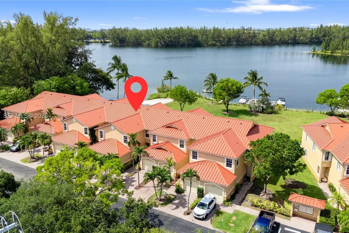 4065 Crystal Lake Dr, Deerfield Beach FL 33064