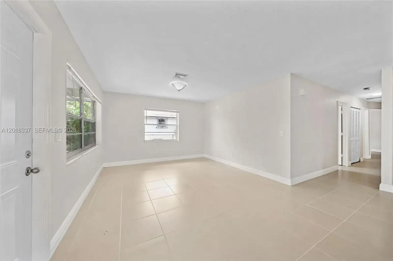 429 Avenida Hermosa, West Palm Beach FL 33405 photo 2