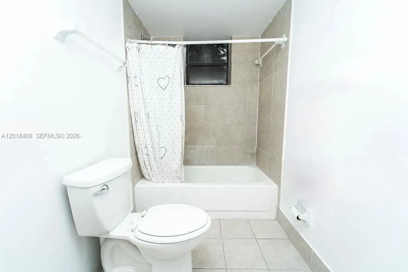 576 NW 114th Ave # 203, Sweetwater FL 33172 photo 4