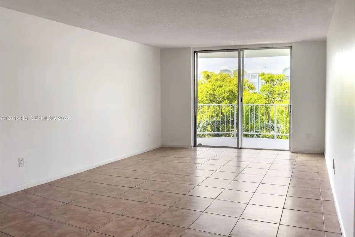 496 NW 165th St Rd # 410, Miami FL 33169