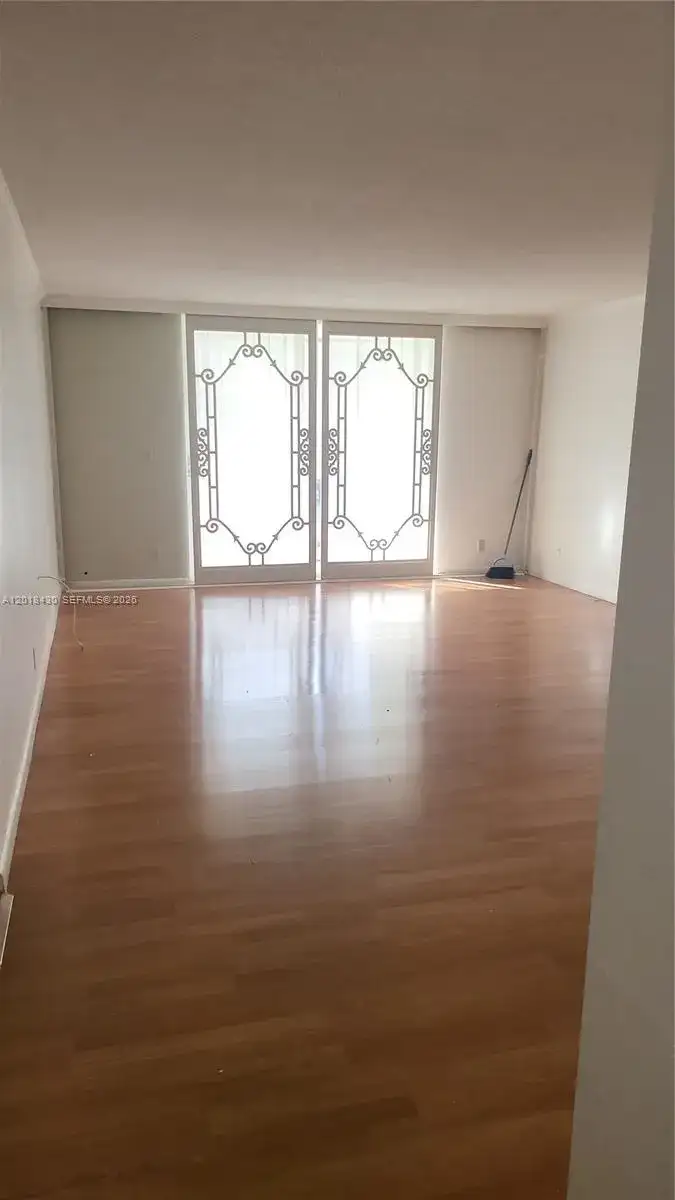 1001 NE 14th Ave # 201, Hallandale Beach FL 33009 photo 3