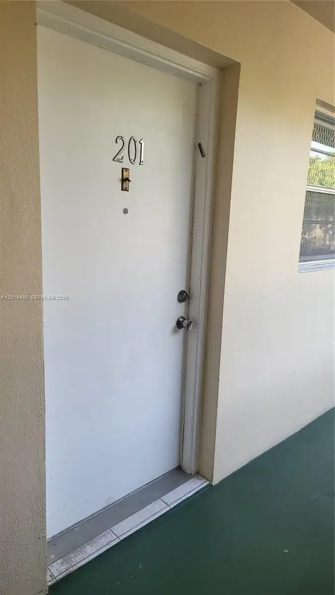 1001 NE 14th Ave # 201, Hallandale Beach FL 33009 photo 4
