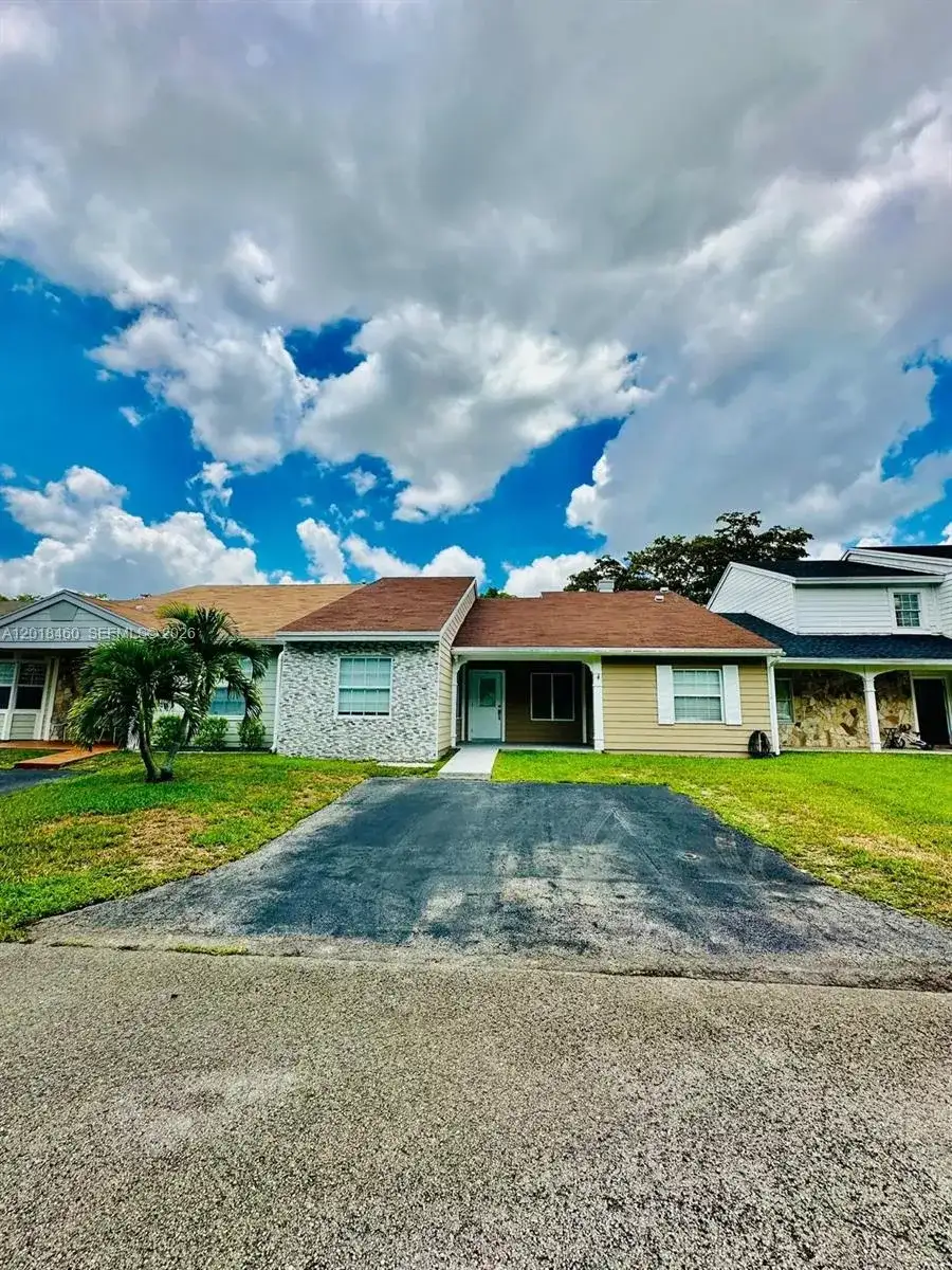 14530 SW 142nd Ct Cir, Miami FL 33186 photo 2