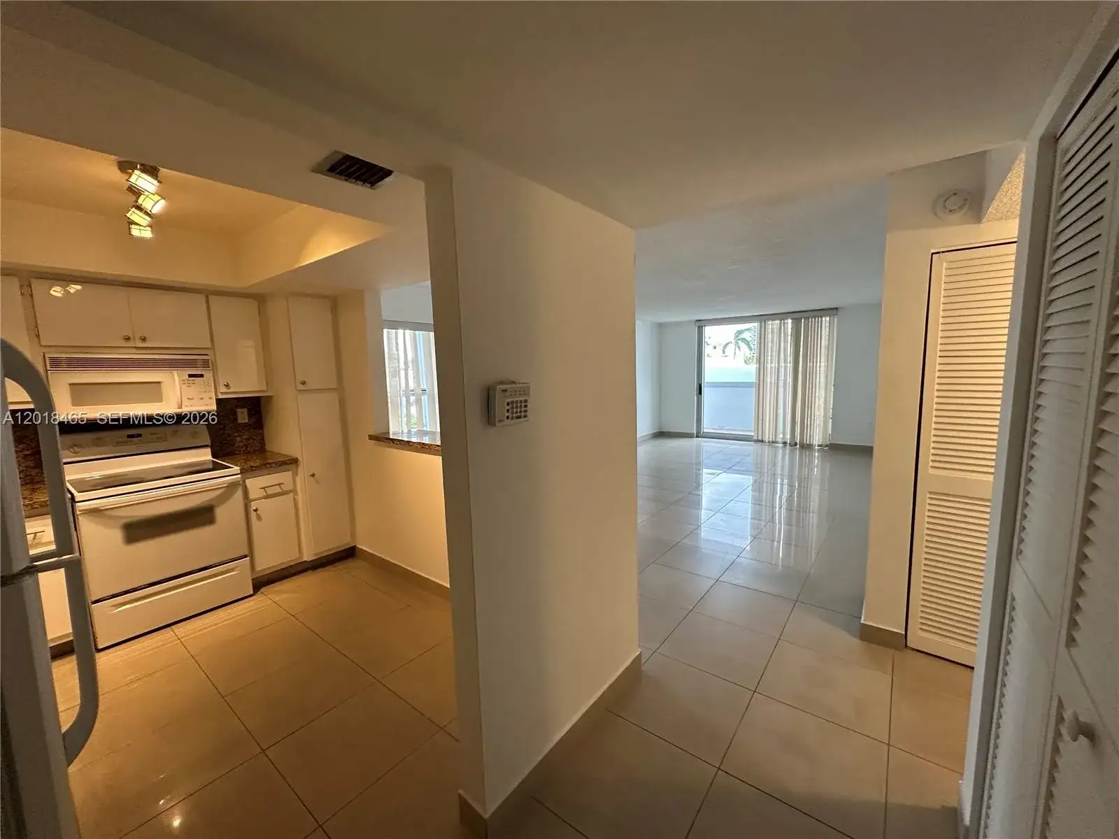 7118 Bonita Dr # 305, Miami Beach FL 33141 photo 2