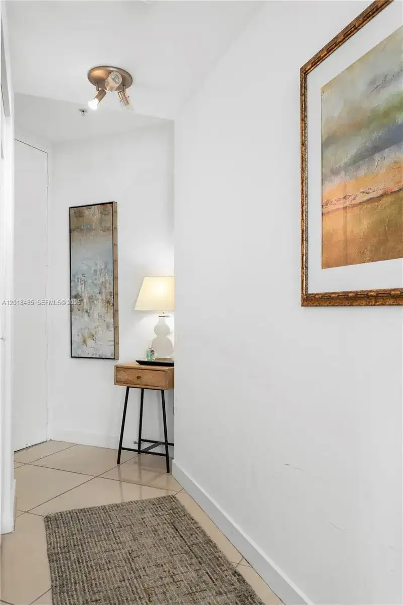 1111 SW 1st Ave, Miami FL 33130 photo 2