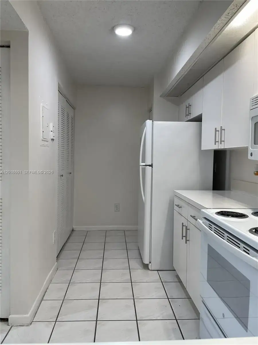 18890 NW 57th Ave # 207, Hialeah FL 33015 photo 3