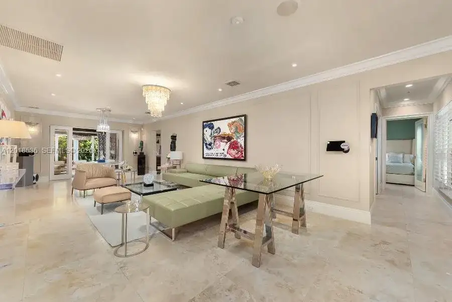 830 E Dilido Dr, Miami Beach FL 33139 photo 2