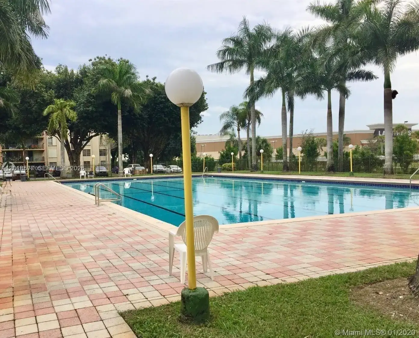 9350 Fontainebleau Blvd # 204, Miami FL 33172 photo 4
