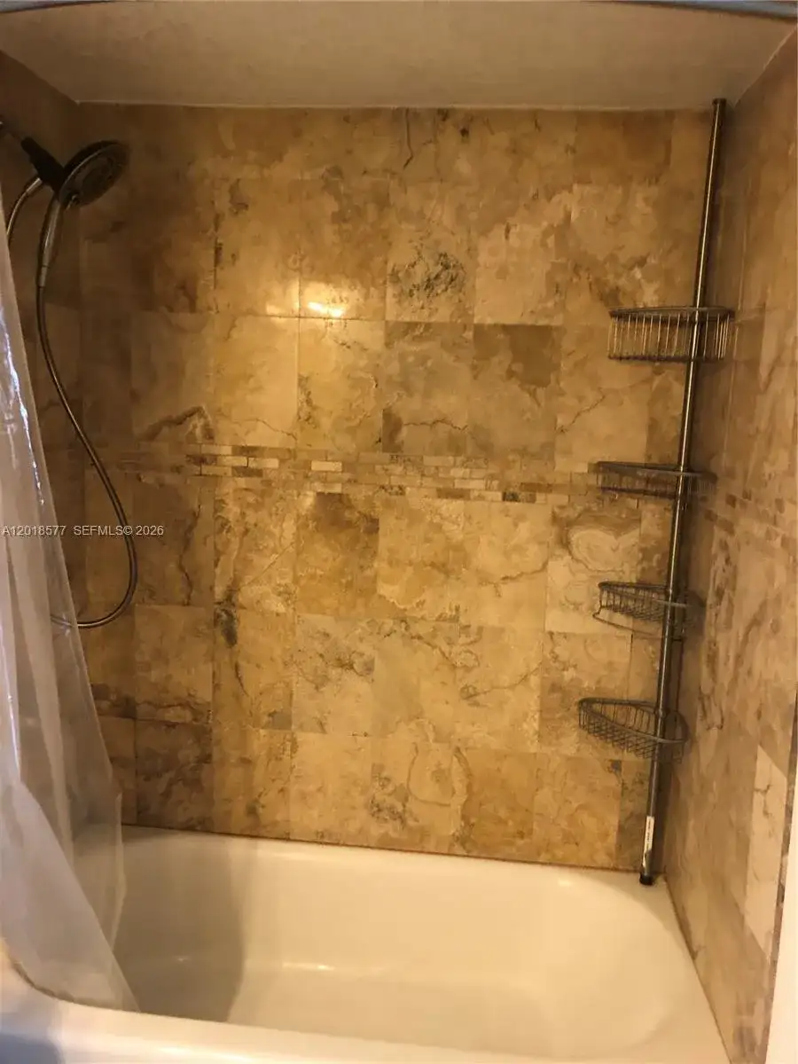 9350 Fontainebleau Blvd # 204, Miami FL 33172 photo 5
