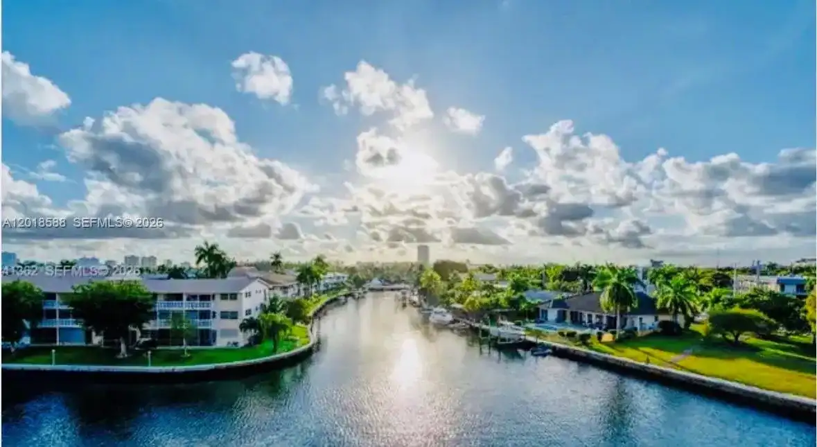 440 Paradise Isle Blvd # 402, Hallandale Beach FL 33009
