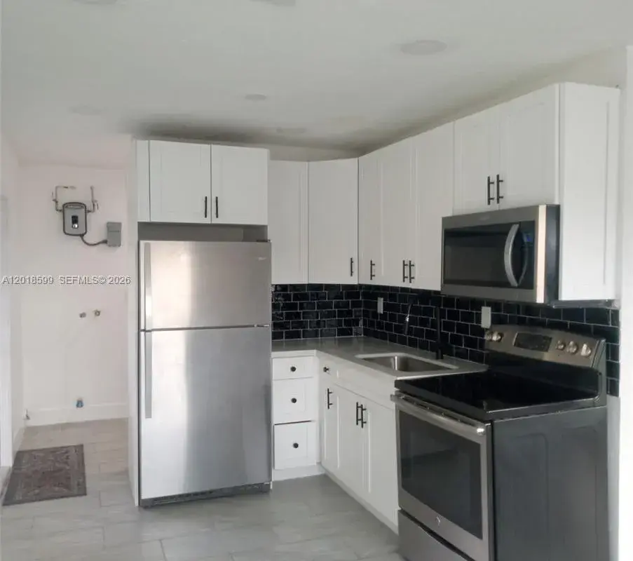 1070 NW 23rd Rd, Fort Lauderdale FL 33311