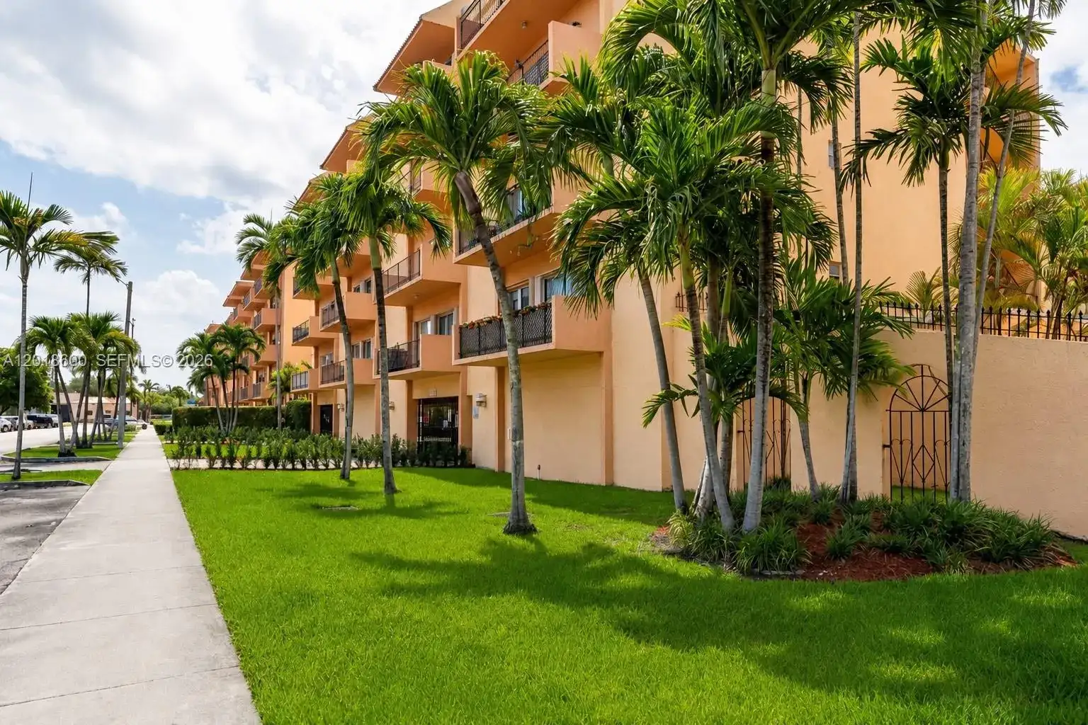 1900 W 54th St # 220, Hialeah FL 33012 photo 2